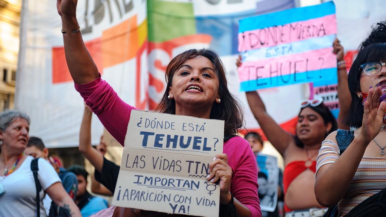 Grupos de jóvenes y disidencias reclamaron por Tehuel frente al Congreso.