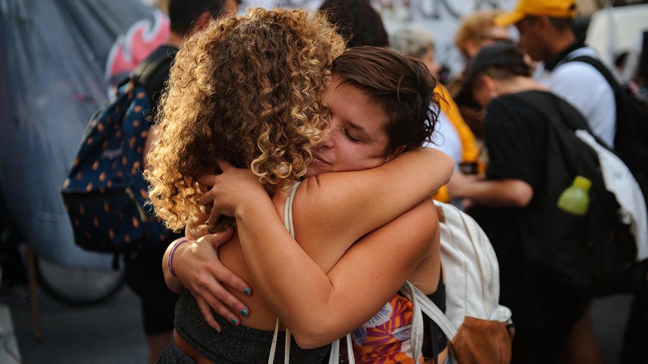 Grupos de jóvenes y disidencias reclamaron por Tehuel frente al Congreso.