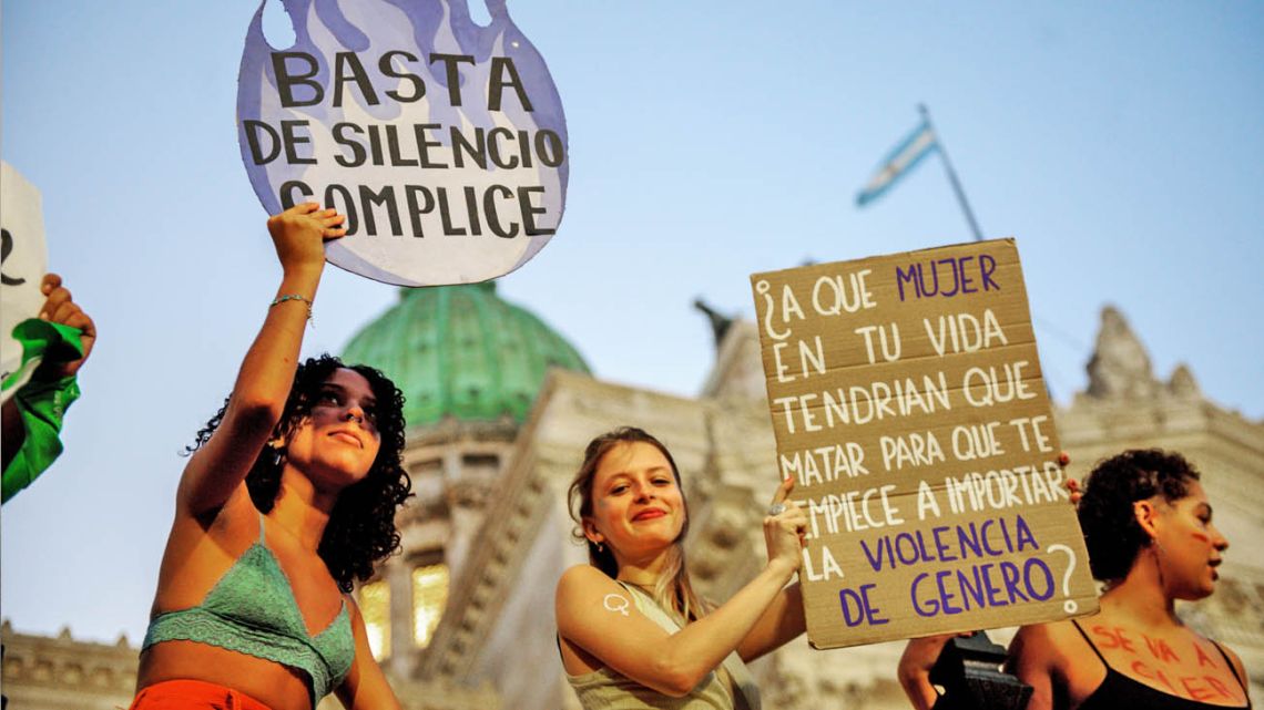 Thousands of women filled city streets on International Women’s Day last Tuesday, marked by two massive marches due to the controversial IMF agreement dividing even feminist waters.