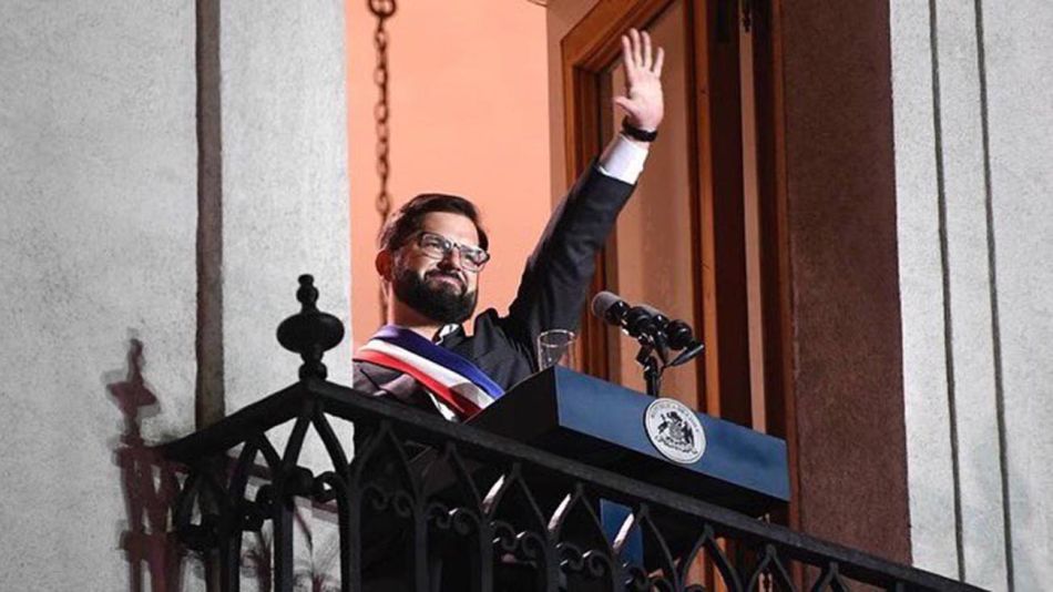 En su primer discurso desde La Moneda, Boric recordó a Allende: "Aquí estamos, abriendo las grandes alamedas" | Perfil