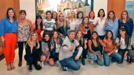 Máximo K reapareció con la chicas del PJ bonaerense