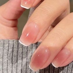 Jelly nails: cómo lograr la tendencia de manicura que triunfa en Tik Tok 