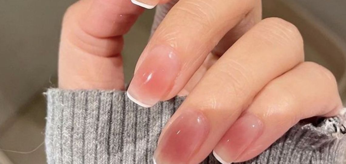 Jelly nails: cómo lograr la tendencia de manicura low maintenance