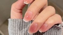 Jelly nails: cómo lograr la tendencia de manicura low maintenance