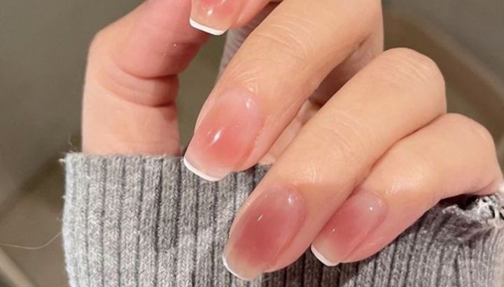 Jelly nails: cómo lograr la tendencia de manicura low maintenance