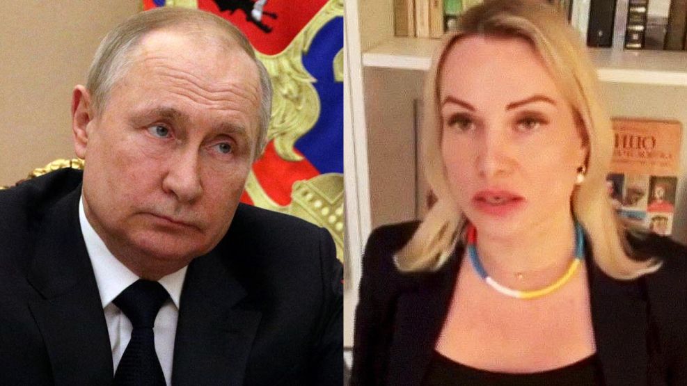 Vladimir Putin y la periodista Maria Ovsianikova que protestó al aire en la tv rusa 20220315