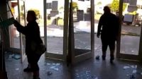 Ataque de una mujer a registro civil