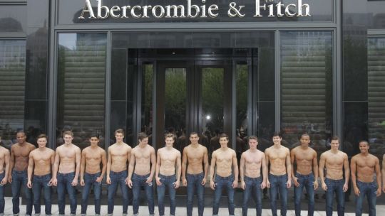 Nuevo documental de Abercrombie sobre la presión de los cuerpos
