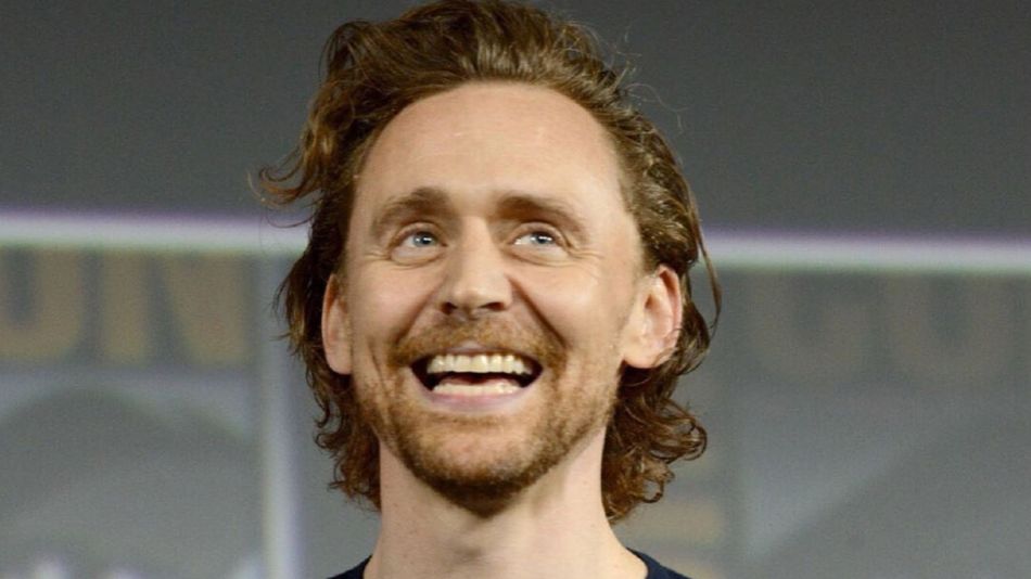 Tom Hiddleston se casa: el galán de Marvel a un paso del altar