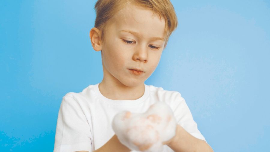 Inculcar el correcto y frecuente  lavado de manos, después de ir al baño, antes de comer y al volver de los recreos