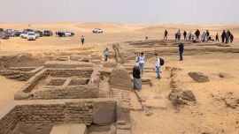 Estaban enterradas en la necrópolis de Menfis, Saqqara, al sur de El Cairo.