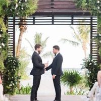 Jonathan Bennett, el galán de “Chicas Pesadas” se casó con su novio en México