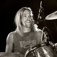 Conmoción por la muerte de Taylor Hawkins, baterista de Foo Fighters