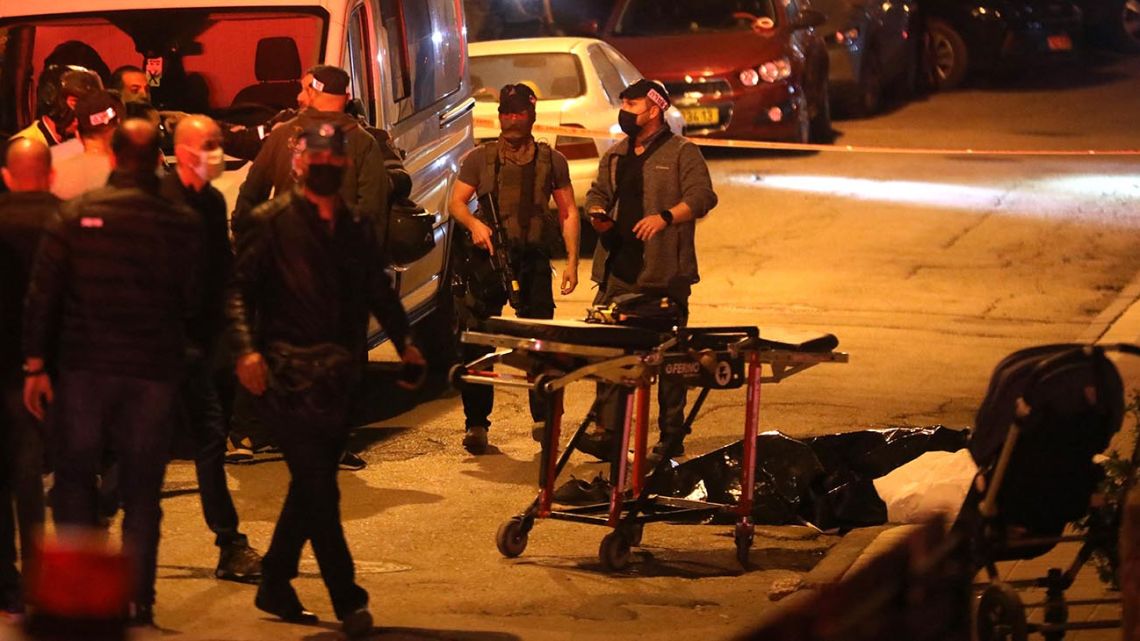 Masacre En Israel: Cinco Muertos En Un Atentado En Un Suburbio De Tel ...