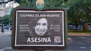 20220330 Afiches contra Cristina Kirchner.