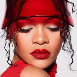 Rihanna recreó esta tendencia de los 90 