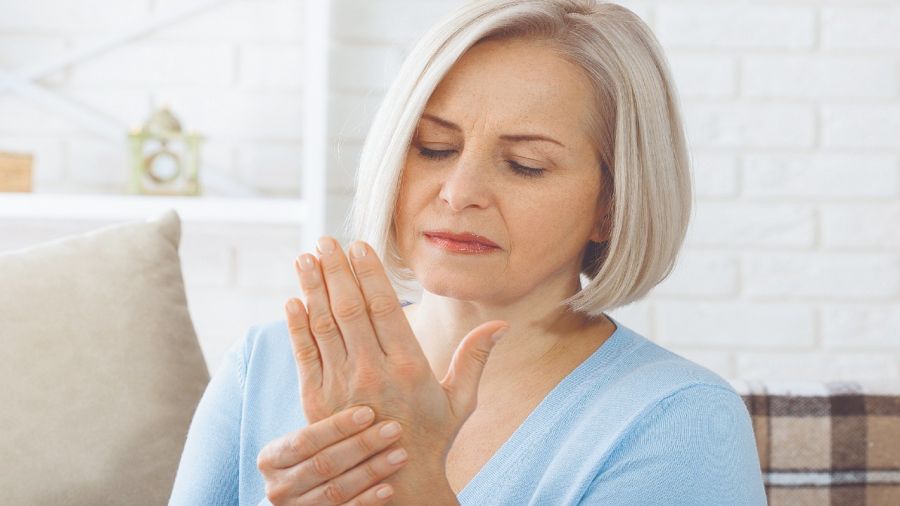 Cuidar las malas posturas en la realización de tareas cotidianas para evitar los dolores