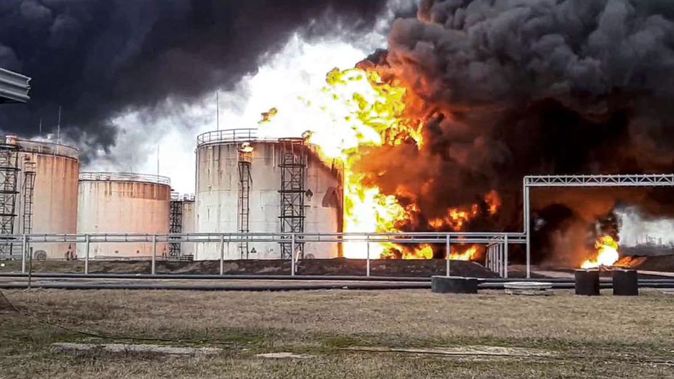 20220402_bombardeo_deposito_petroleo_rusia_afp_g