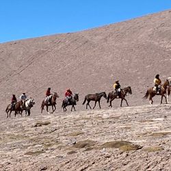 Cruce de los Andes a caballo a través del paso Comecaballos, La Rioja