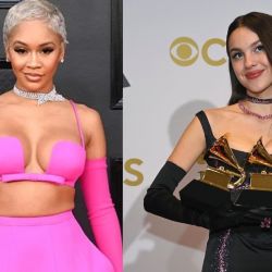 Fucsia y negro: los colores más trendy en los Grammys