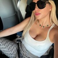 Wanda Nara y el palito para la China Suárez en la serie "Los Protectores"