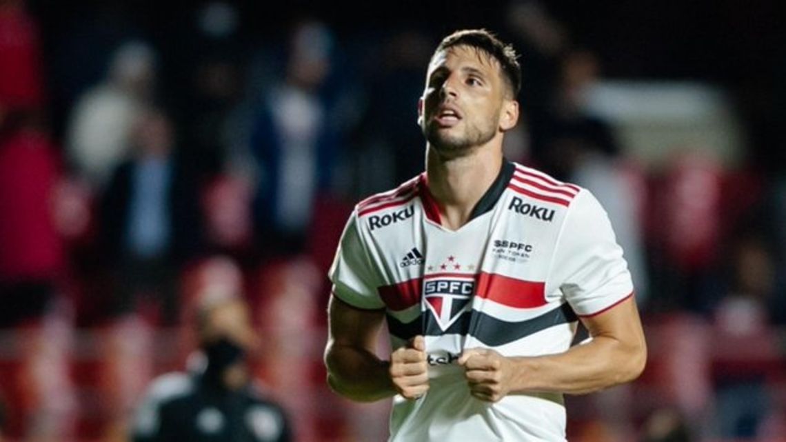 Jonathan Calleri fue denunciado por agredir a un hincha en Brasil | 442
