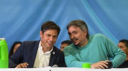 Kicillof y Máximo Kirchner. El gobernador y el presidente del PJ provincial, junto al jefe de Gabinete bonaerense, Insaurralde, actores del oficialismo local más grande. 