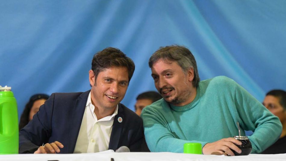 Kicillof y Máximo Kirchner. El gobernador y el presidente del PJ provincial, junto al jefe de Gabinete bonaerense, Insaurralde, actores del oficialismo local más grande.