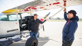 El 24 de abril los paracaidistas Luke Aikins y Andy Farrington protagonizarán Plane Swap: ¡van a cambiar de aviones en el aire!