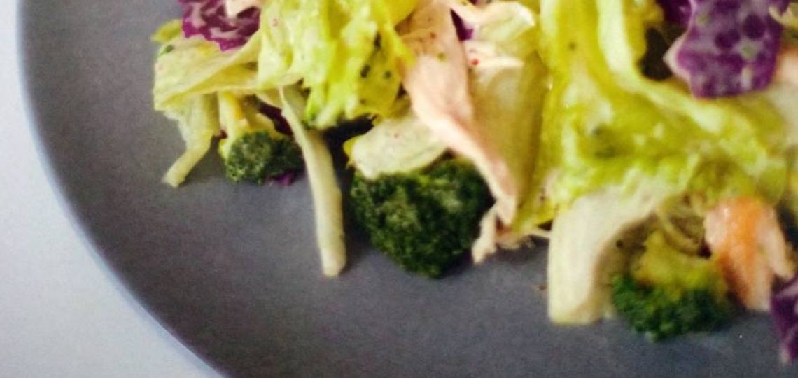 3 recetas de ensaladas verdes con toques únicos de cocineras de renombre