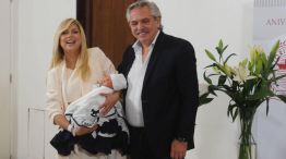 El Presidente y Fabiola Yañez, con su hijo Francisco.