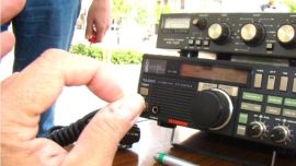 La fecha recuerda la fundación de la Unión Internacional de Radioaficionados (IARU) en 1925.