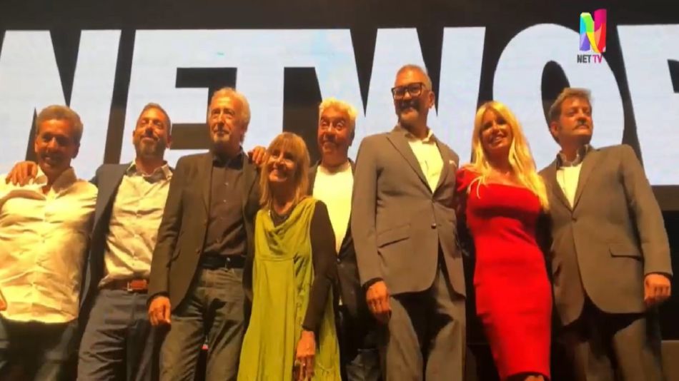 De la mano de Flor Peña llega Network, la obra de teatro que triunfa en todo el mundo