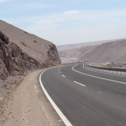 Así luce hoy la ruta que une Arica en Chile con La Paz, Bolivia.