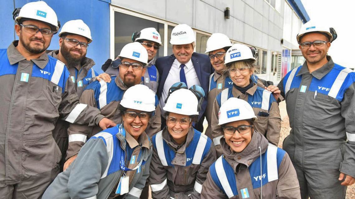 President Alberto Fernández, pictured with staff at YPF's Complejo Loma Campana site at the Vaca Muerta deposit in Neuquén Province.