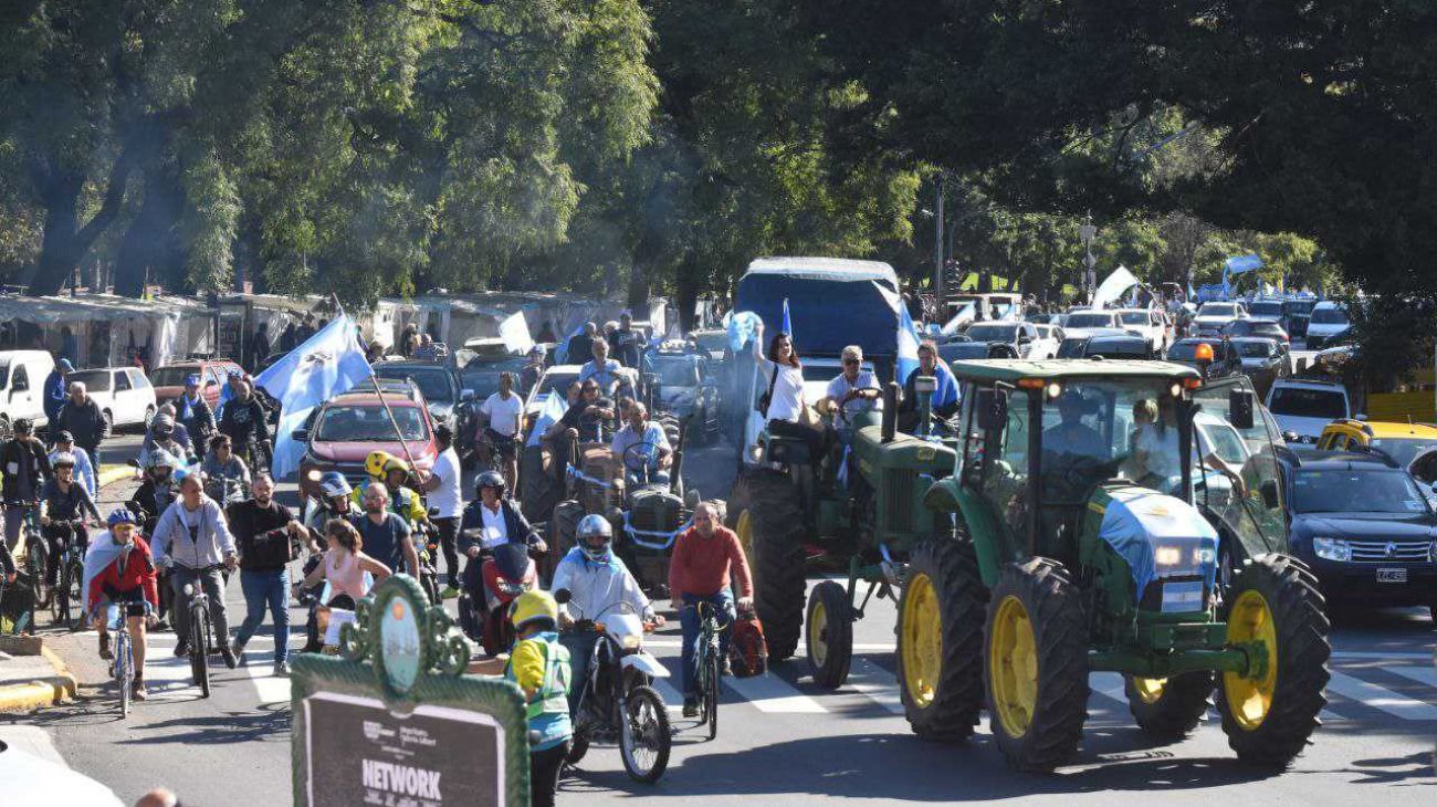 Tractorazo del campo en protesta de las medidas del Gobierno.