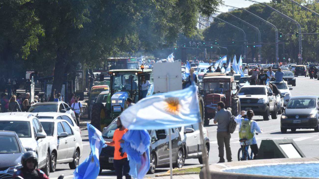 Tractorazo del campo en protesta de las medidas del Gobierno.