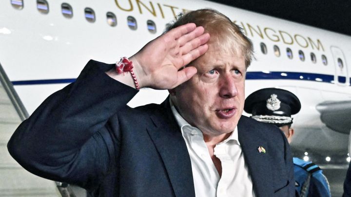 Saludo. Rusia “tiene un ejército enorme”.