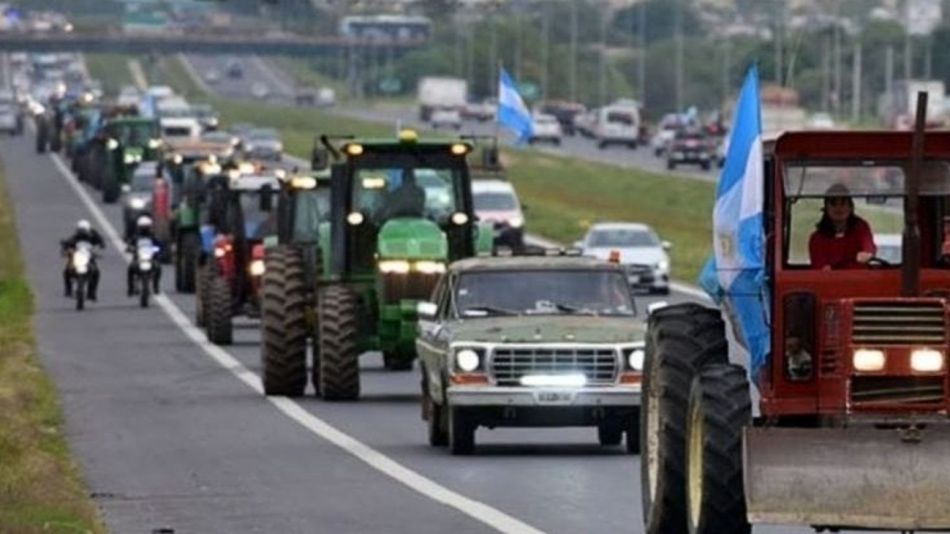 El "Falcon verde" en la marcha de los tractores que desató una catarata de mensajes en Twitter.