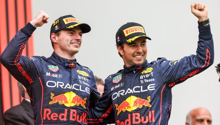El neerlandés tuvo un gran premio excelente y el mexicano cerró un circuito perfecto para Red Bull