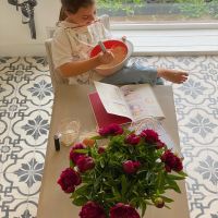 Juliana Awada mostró su huerta y el lado sofisticado de su cocina