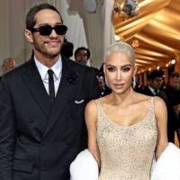 PH: Dimitrios Kambouris / AFP. Kim Kardashian hizo historia al lucir un vestido de Marilyn Monroe, en la MET Gala.