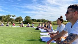 Sheraton Colonia tiene un montón de actividades semanales o especiales para brindarle al huésped. Hasta su propia playa de río.