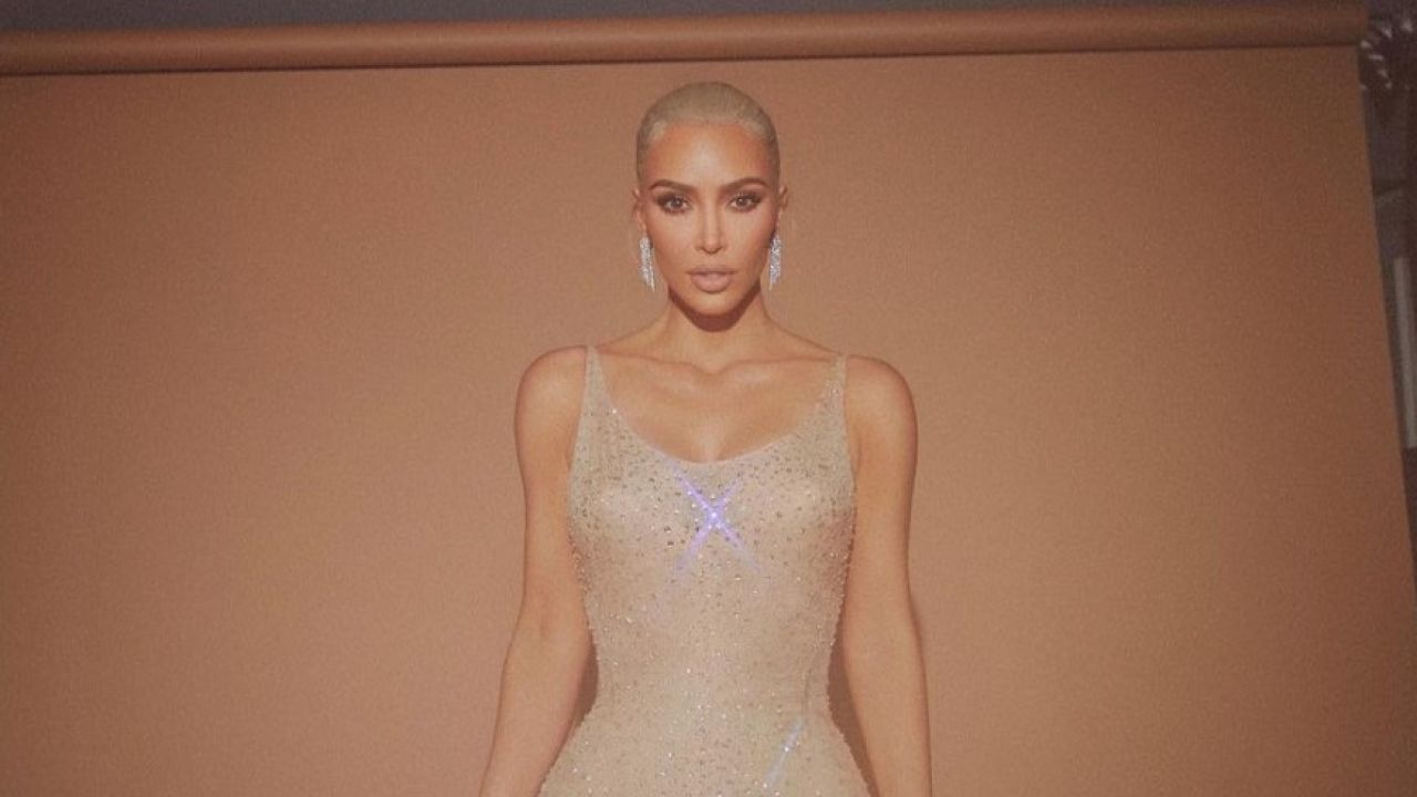 El secreto del 'traje sauna' de Kim Kardashian para perder siete
