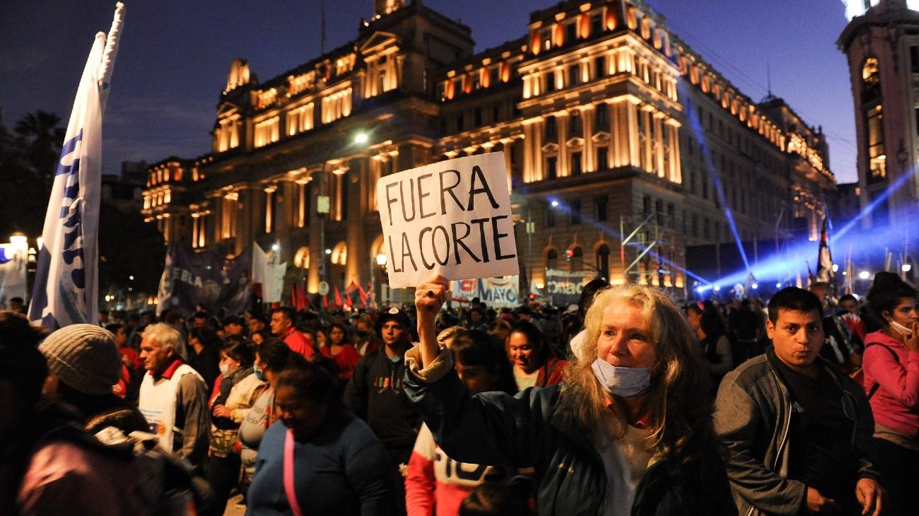Sectores kirchneristas manifestaron contra la Corte Suprema de Justicia.