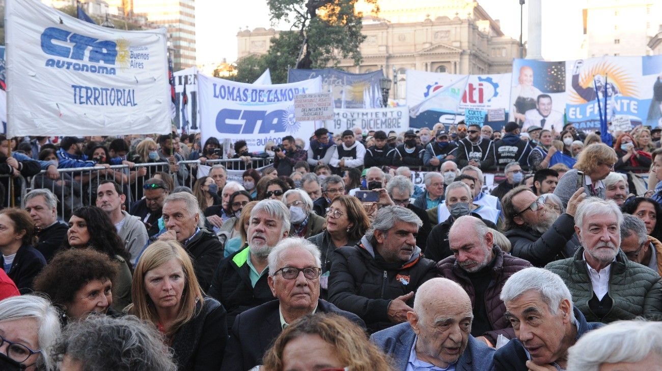 Sectores kirchneristas manifestaron contra la Corte Suprema de Justicia.