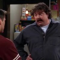 Dolor por la muerte de Mike Hagerty, el señor Treeger en "Friends"