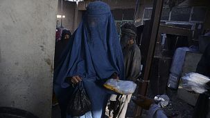 Los talibanes volvieron a imponer la burka a las mujeres en Afganistán.