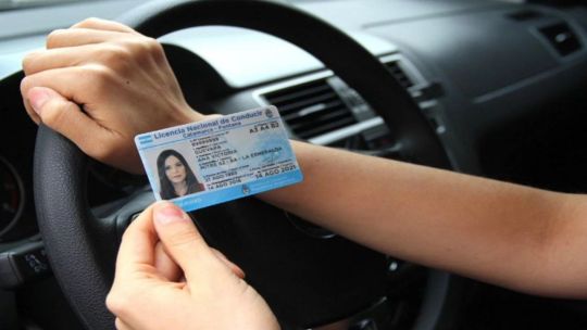 Tips Jurídicos: conducir con una licencia falsa