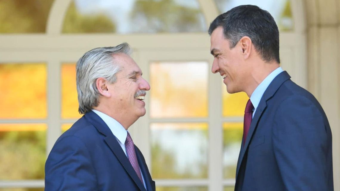 President Alberto Fernández meets with Spanish Prime Minister Pedro Sánchez in Madrid.